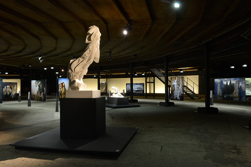 Statue in der unteren Ausstellungsebene des Gasometers