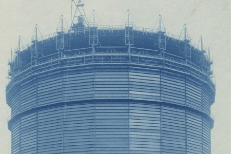 Historische Fotografie des Baus des Gasometers.